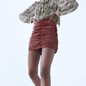 Zara ruched mini skirt size S Soft Wine Maroon Color zip up back Corduroy Grunge